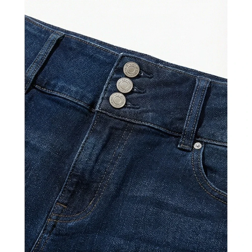 Torrid 28 Denim Jegging Bermuda Shorts‎ Dark Wash High Rise 3-Button NWOT